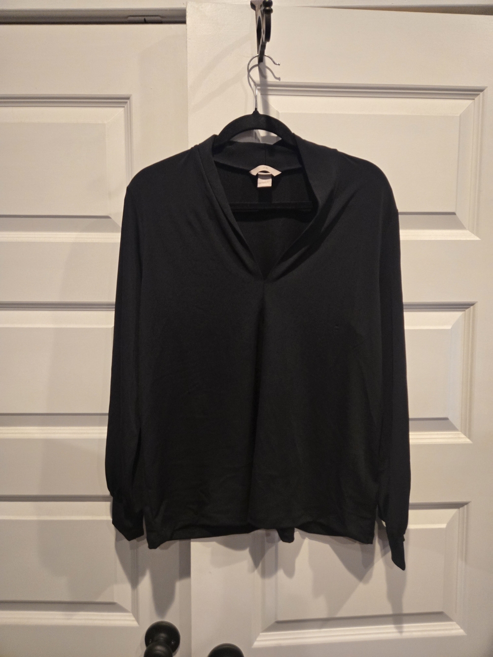 H&M Black Long-Sleeve V-Neck Top
